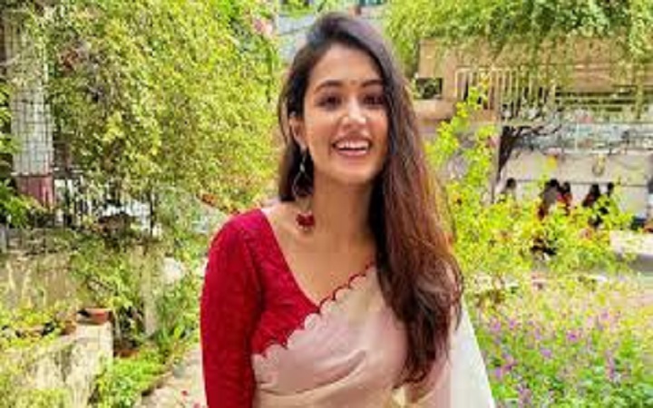 শ্বশুরবাড়ি থেকে অনেক পাকিস্তানি ড্রেস গিফট পাই : ফারিণ